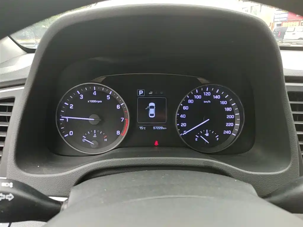 Hyundai Elantra 2016 Model 1.6L Automatic Smart Elite фото 8