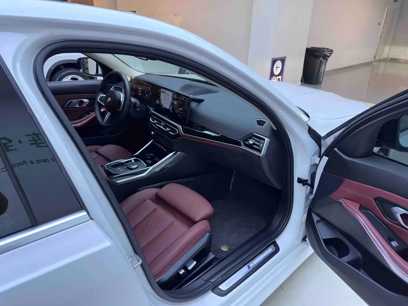 BMW 3 Series 2023 320Li M Sport Package фото 11