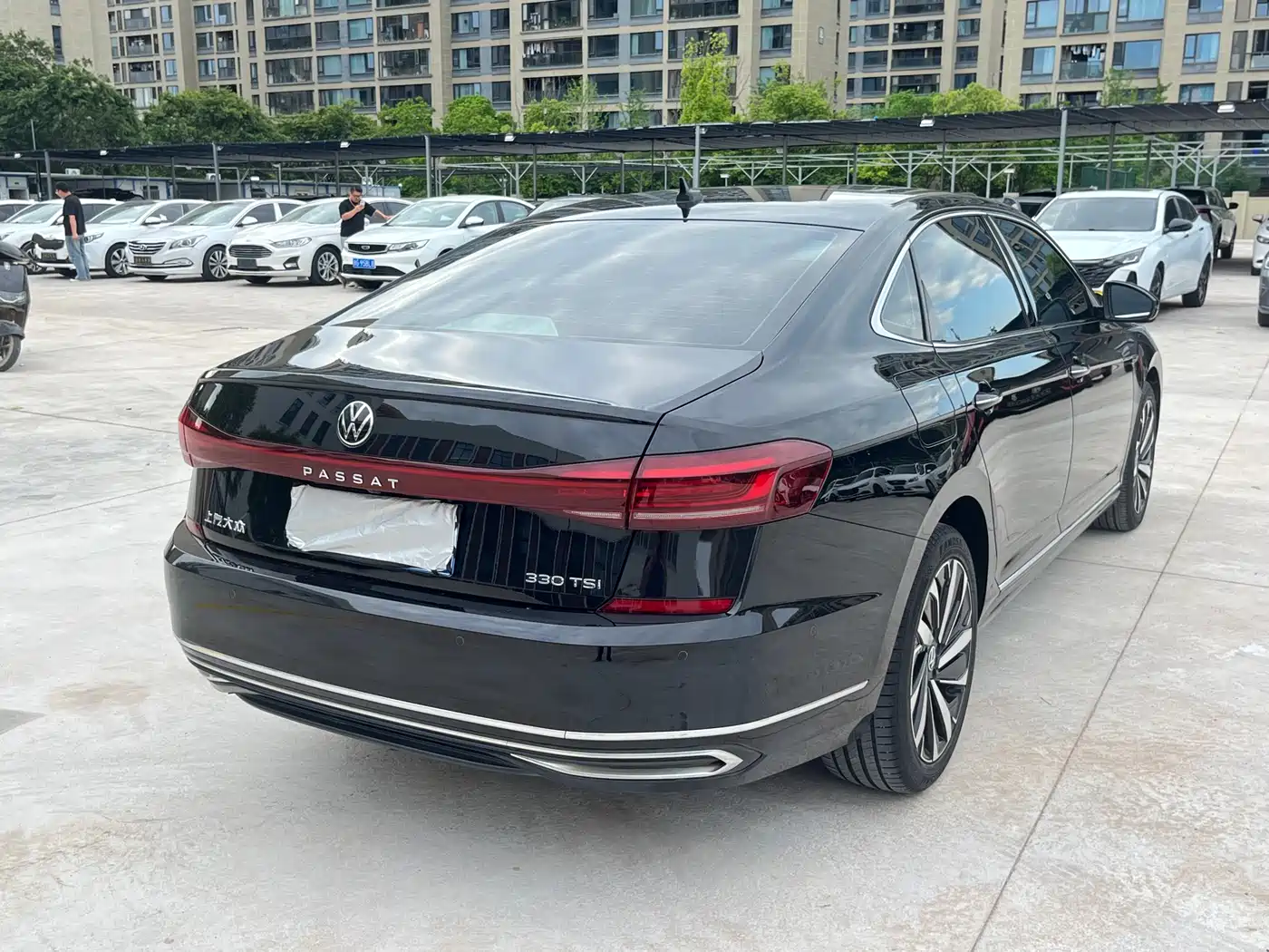 Volkswagen Passat 2023 330TSI Luxury Edition фото 6