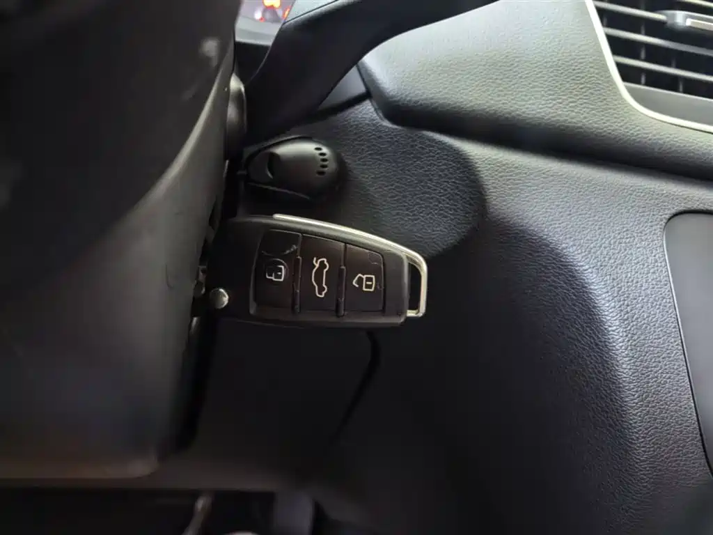 Audi Q3 2015 35 TFSI quattro Technology фото 9