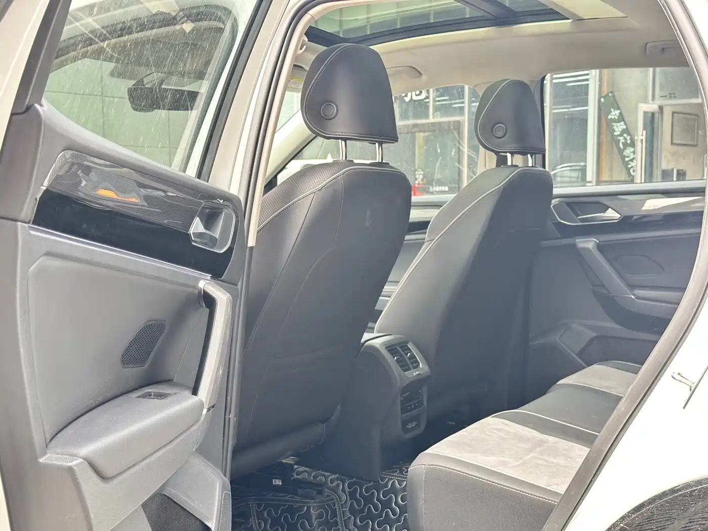 Volkswagen Tayron X 2020 330TSI 2WD Premium Smart Edition фото 4