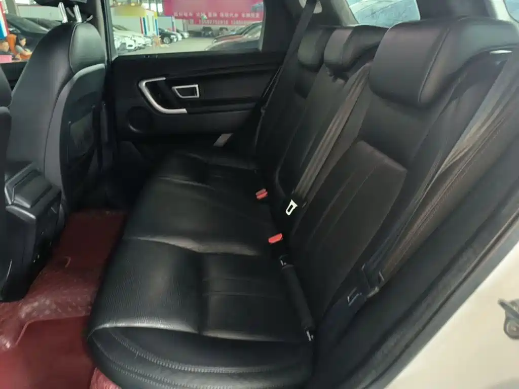 Land Rover Discovery Sport 2019 240PS SE Edition China VI фото 17