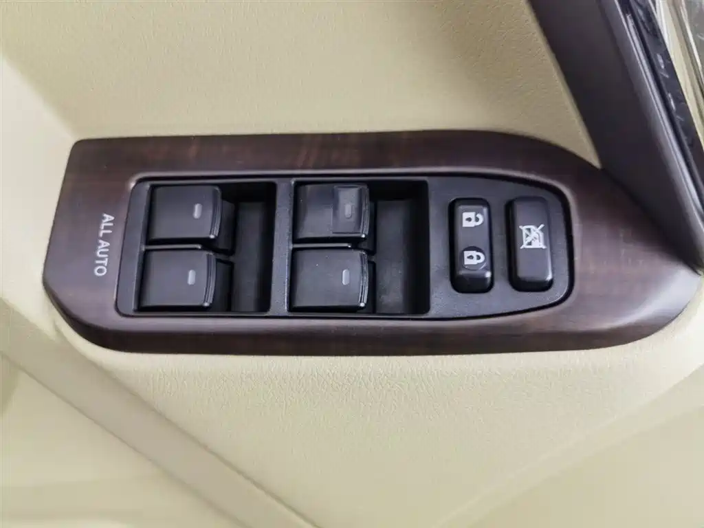 Toyota Prado 2016 3.5L Auto TX фото 9