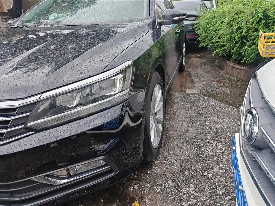 Volkswagen Passat 2017 280TSI DSG Prestige фото 5