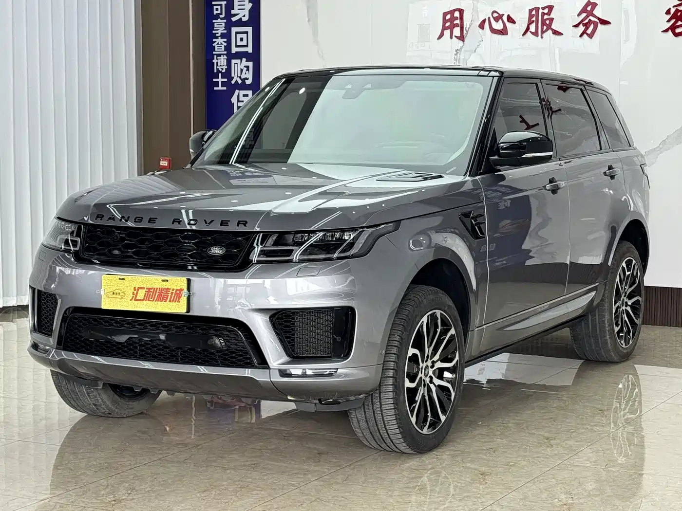 Land Rover Range Rover Sport 2022 3.0 L6 Gloss Black Edition