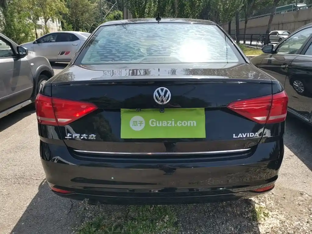 Volkswagen Lavida 2015 1.6L Manual Comfort Edition фото 6