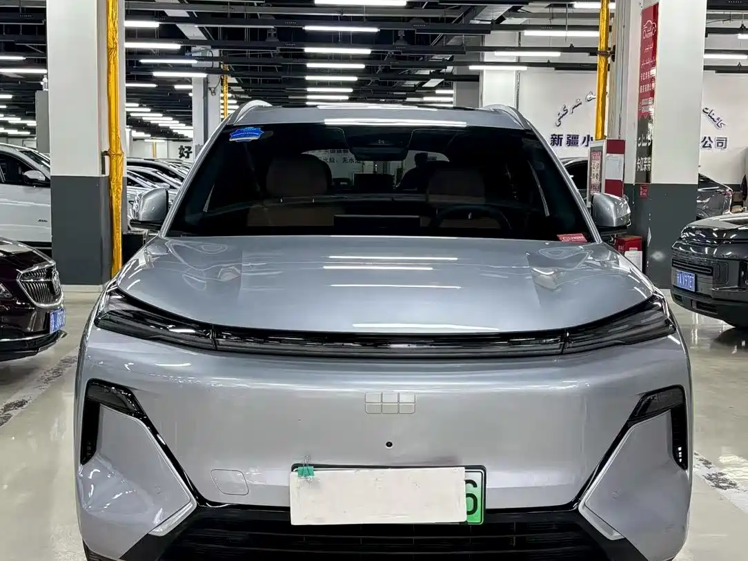 Geely Galaxy Galaxy L7 2025 EM-i 115km Explorer+ Edition фото 2