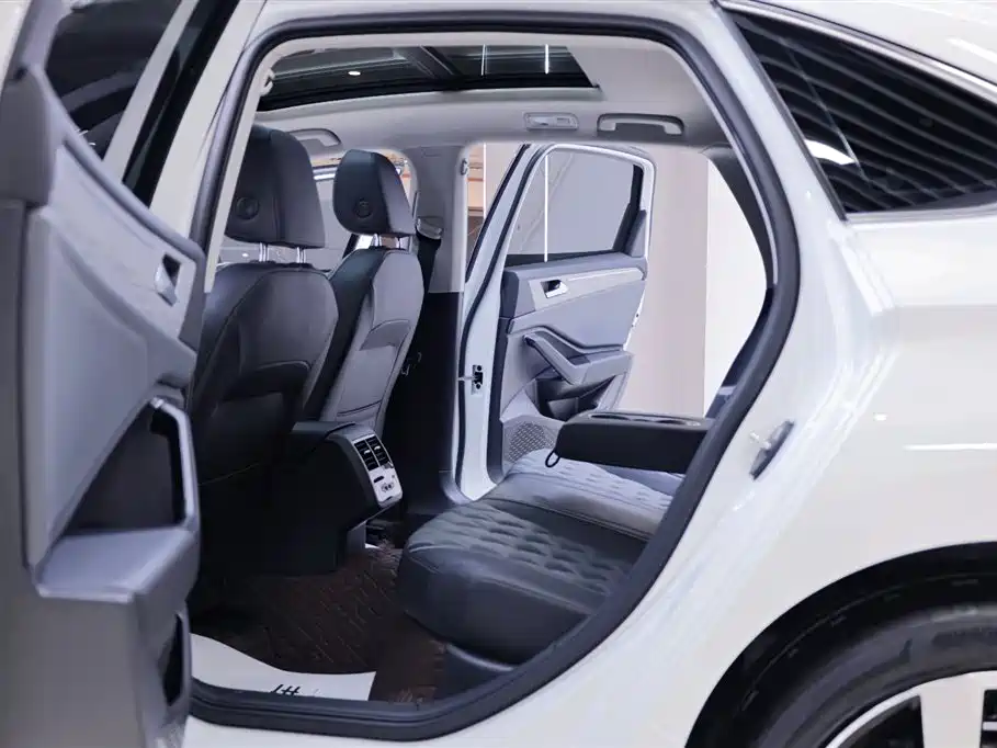Volkswagen Sagitar 2025 Facelift 300TSI DSG Beyond Edition фото 28