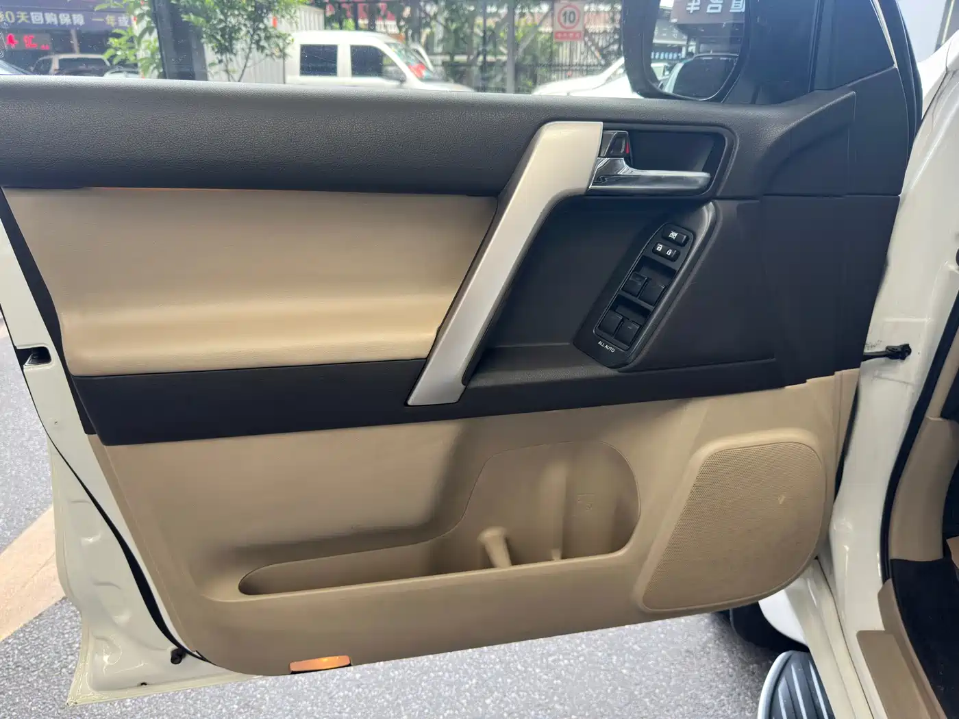 Toyota Prado 2010 4.0L Automatic TX-L NAVI фото 15