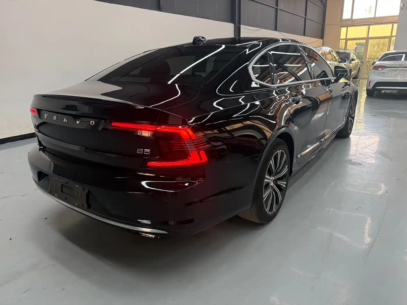 Photo 5 - Volvo S90