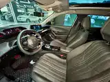 Фото 8 - Peugeot 2008