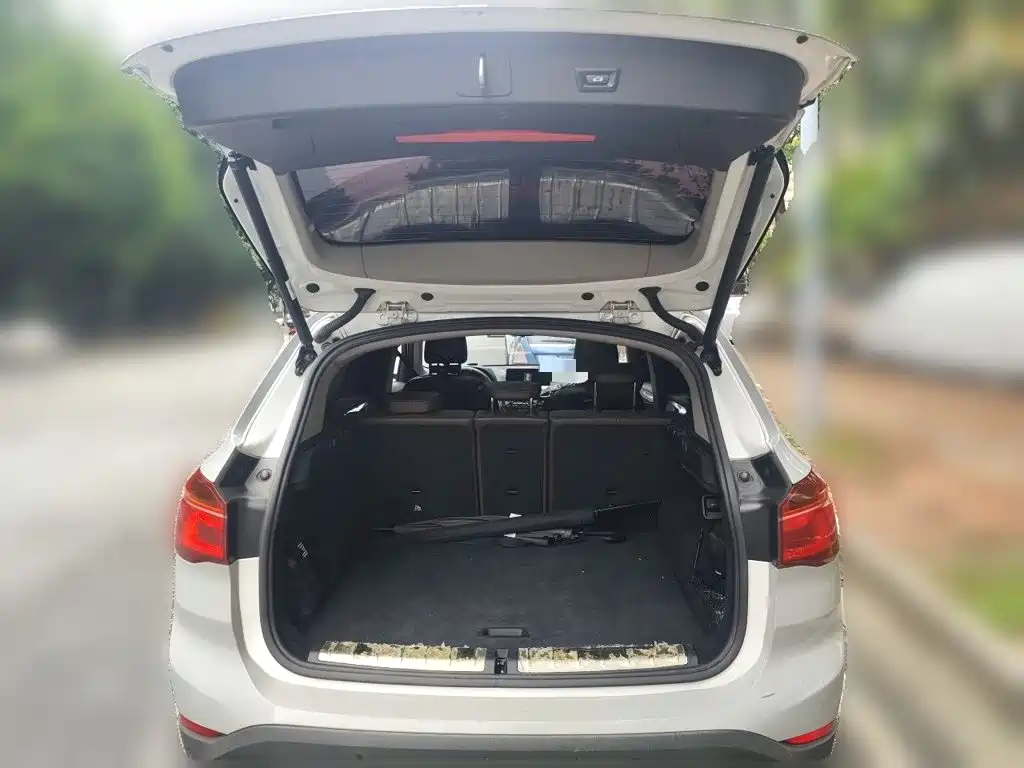 Фото 10 - BMW X1