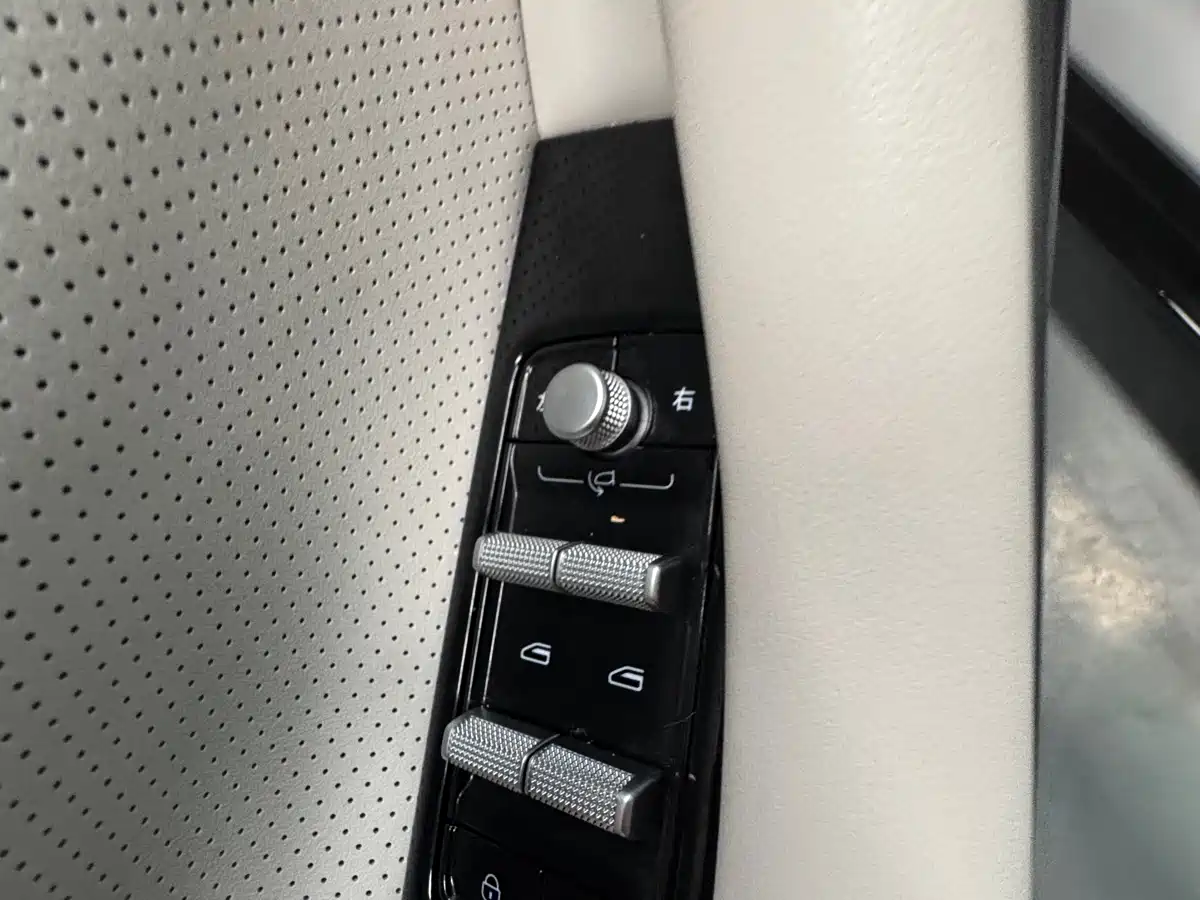 Geely Galaxy Galaxy E8 2024 665km RWD Starship Voyager Edition фото 12