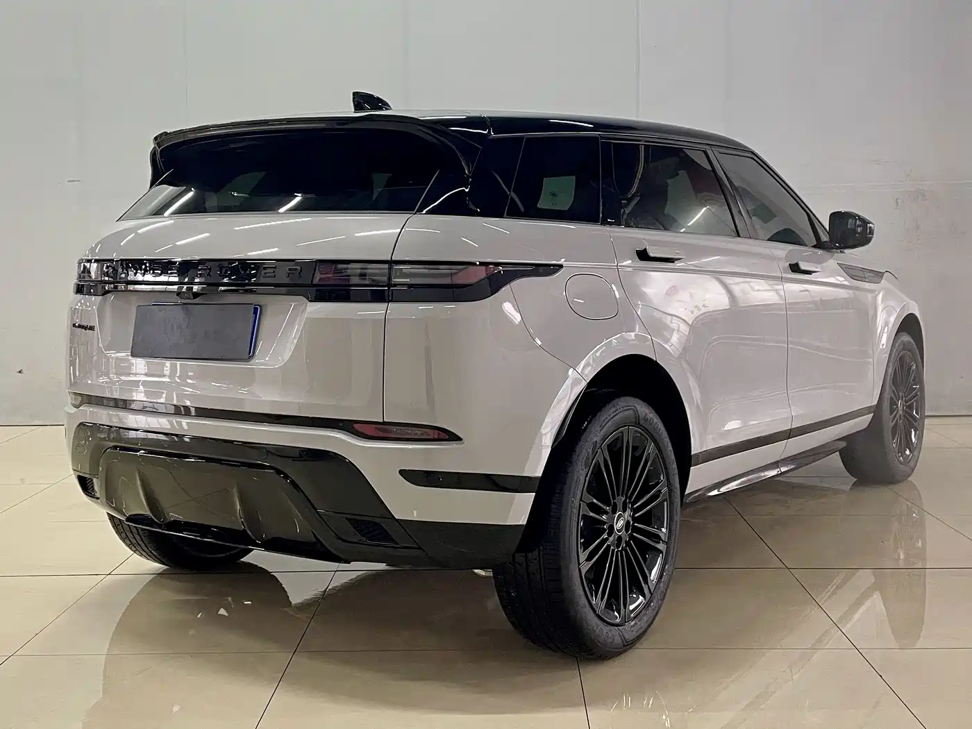 Land Rover Range Rover Evoque 2026 2024 Range Rover Evoque L 249PS Light Master Edition