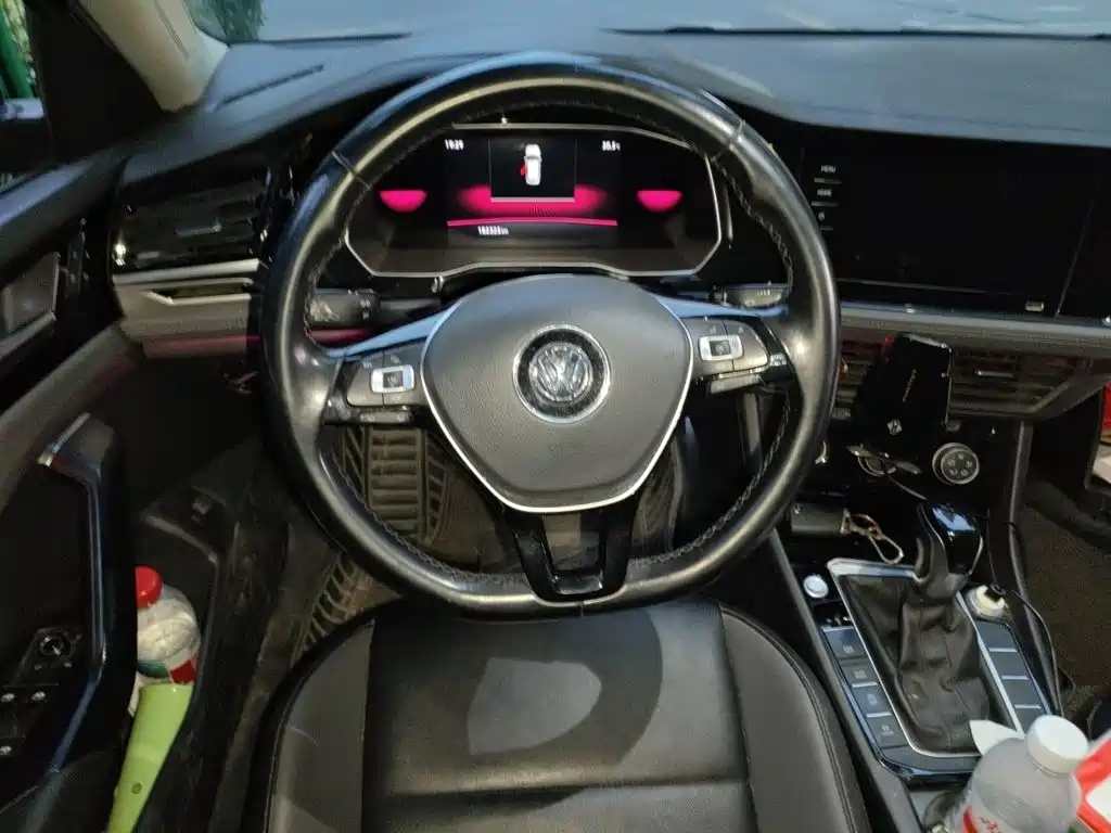 صورة 3 - Volkswagen Sagitar
