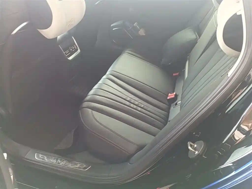 Hongqi H5 2024 2.0T Automatic Smart Connect Flag Smooth Edition фото 10