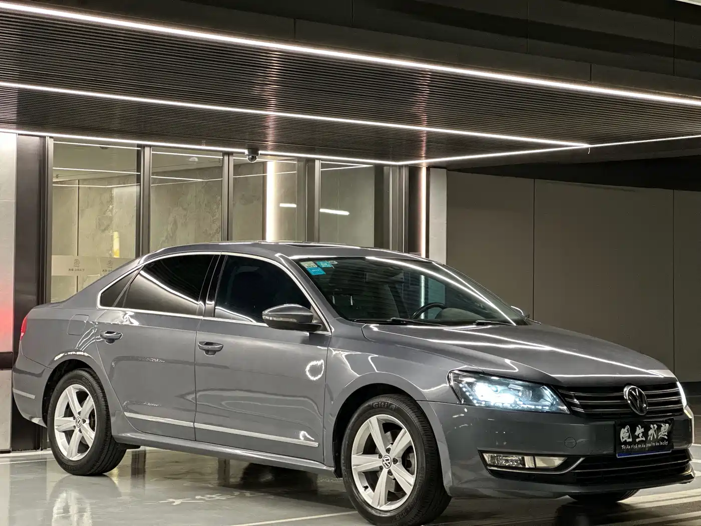 Volkswagen Passat 2014 1.8TSI DSG Executive Edition фото 3