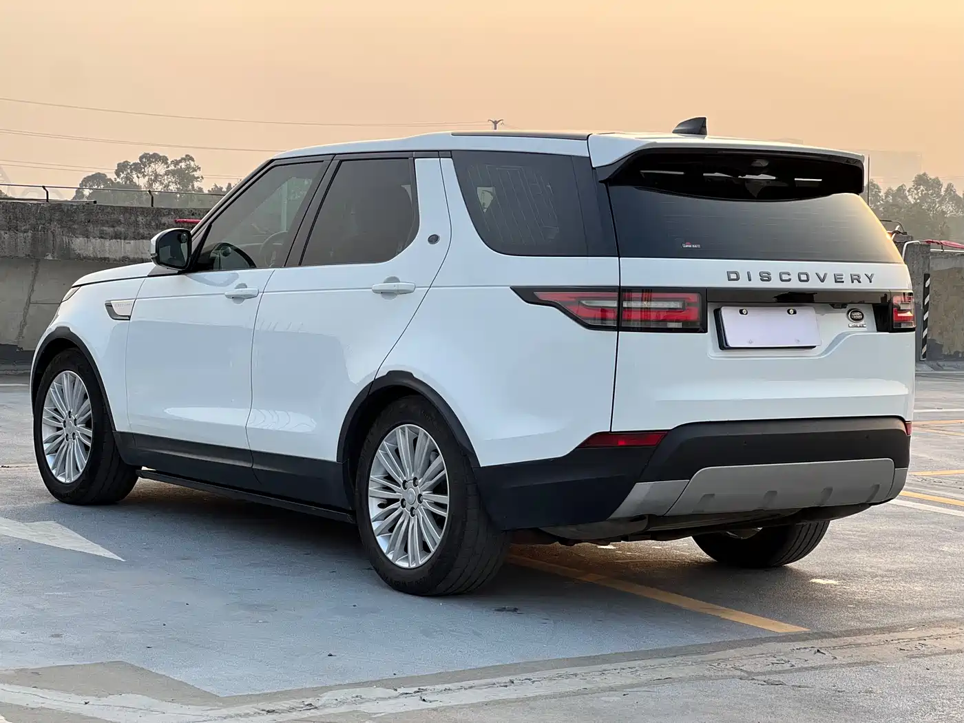 Land Rover Discovery 2017 3.0 SC V6 HSE фото 4