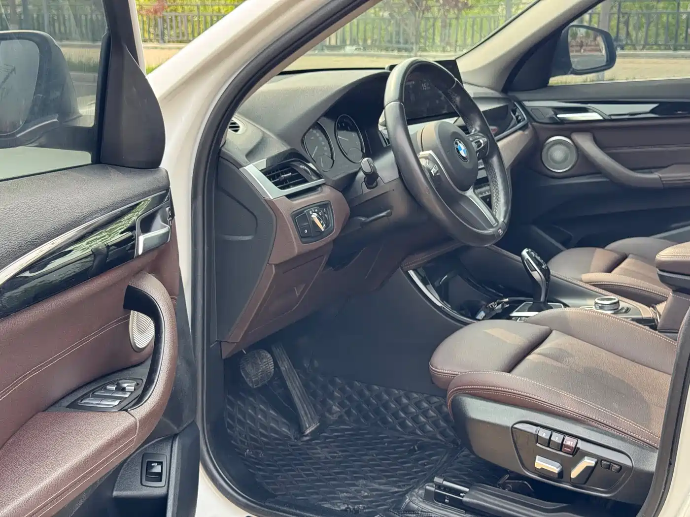 BMW X1 2022 sDrive20Li Premium фото 10