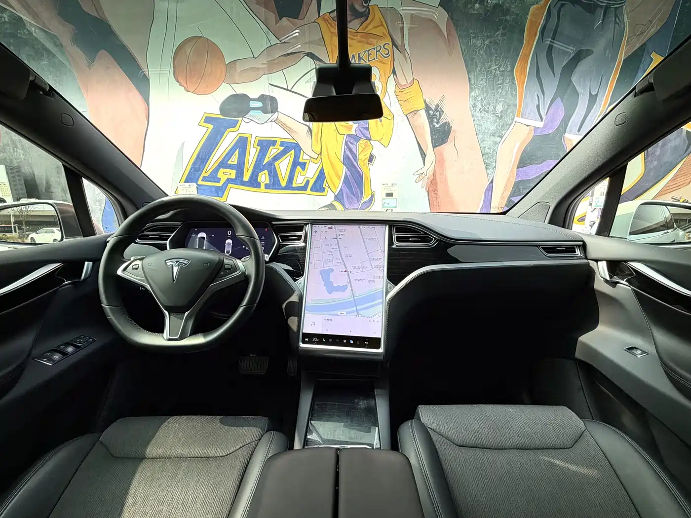 TESLA MODEL X