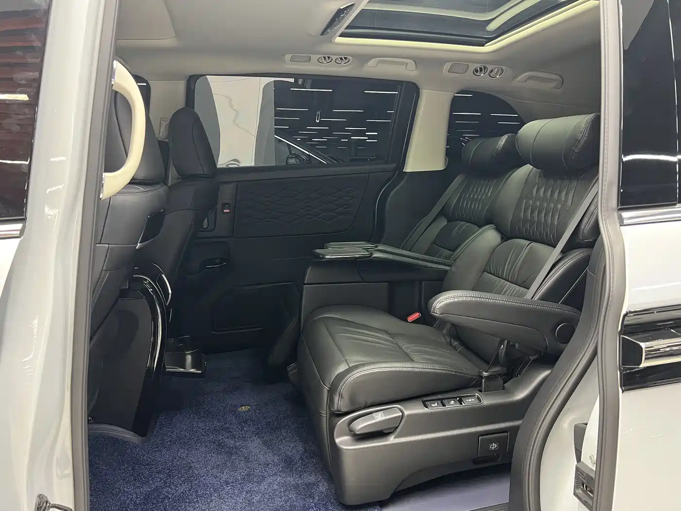 Honda Elysion 2025 2024 2.0L e:HEV Luxury Edition
