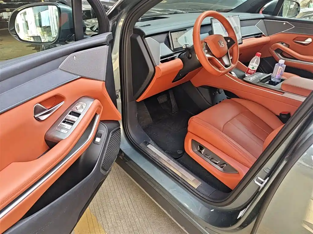 BYD Tang L 2025 DM 175KM Drone Player Edition фото 16