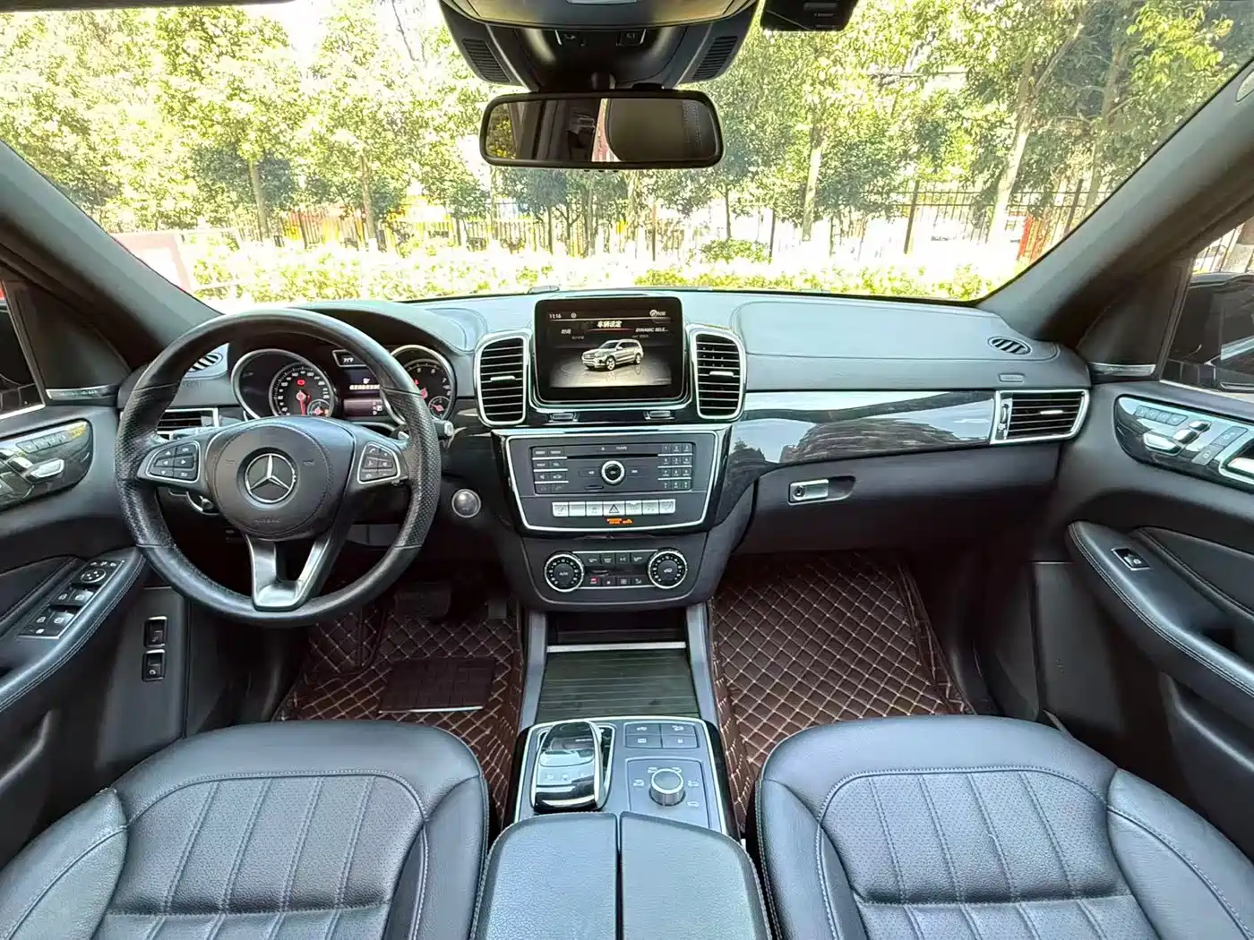 Mercedes-Benz GLS 2017 GLS 400 4MATIC Luxury фото 29
