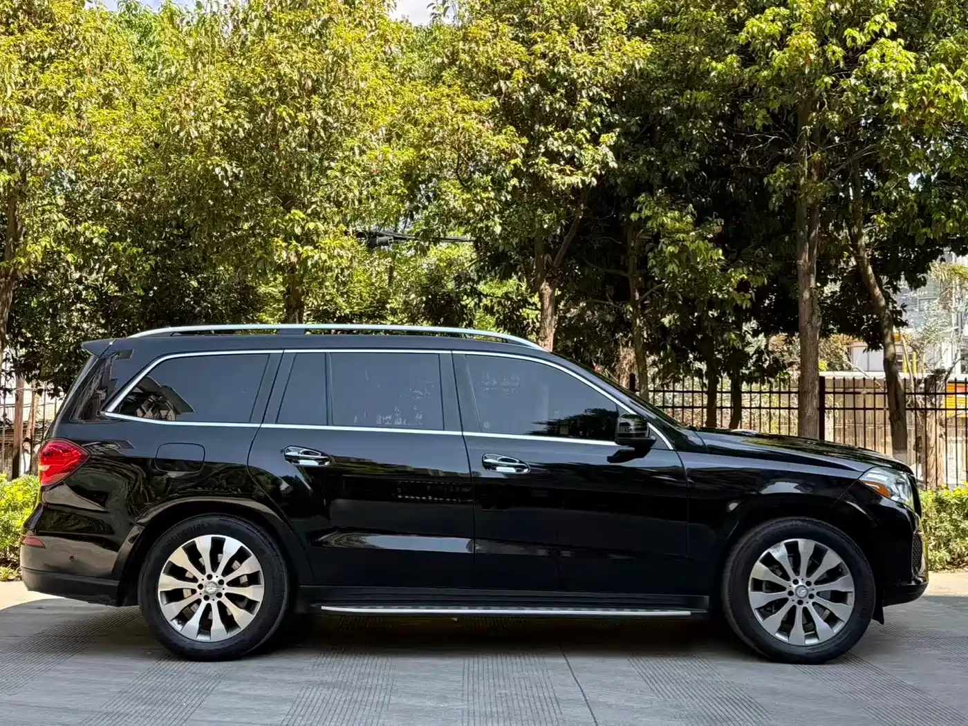 Mercedes-Benz GLS 2017 GLS 400 4MATIC Luxury фото 44