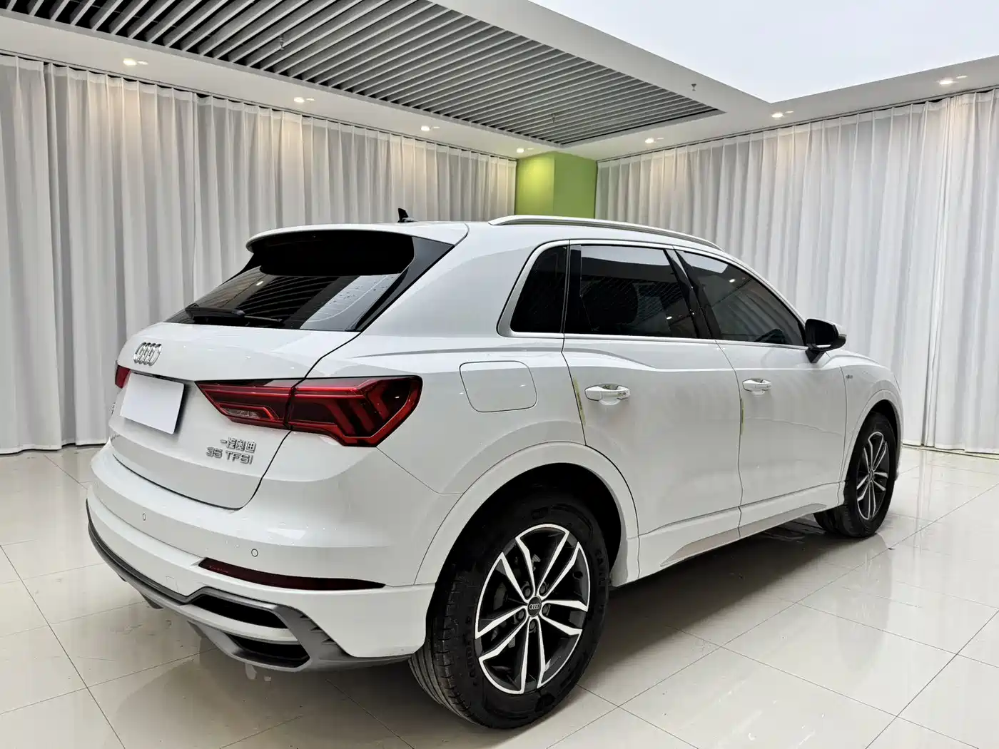 Audi Q3 2023 35 TFSI Fashion Dynamic (1.4T) фото 14