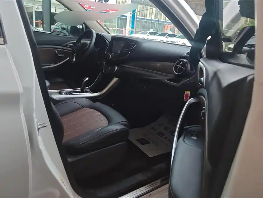 BYD Song New Energy 2017 Song DM 1.5TID Full-time 4WD Premium фото 8