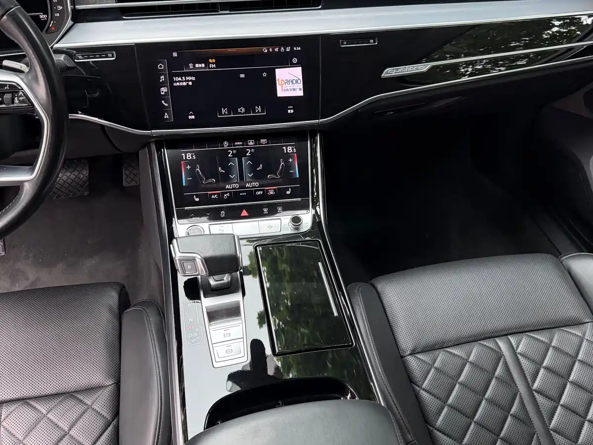 AUDI A8