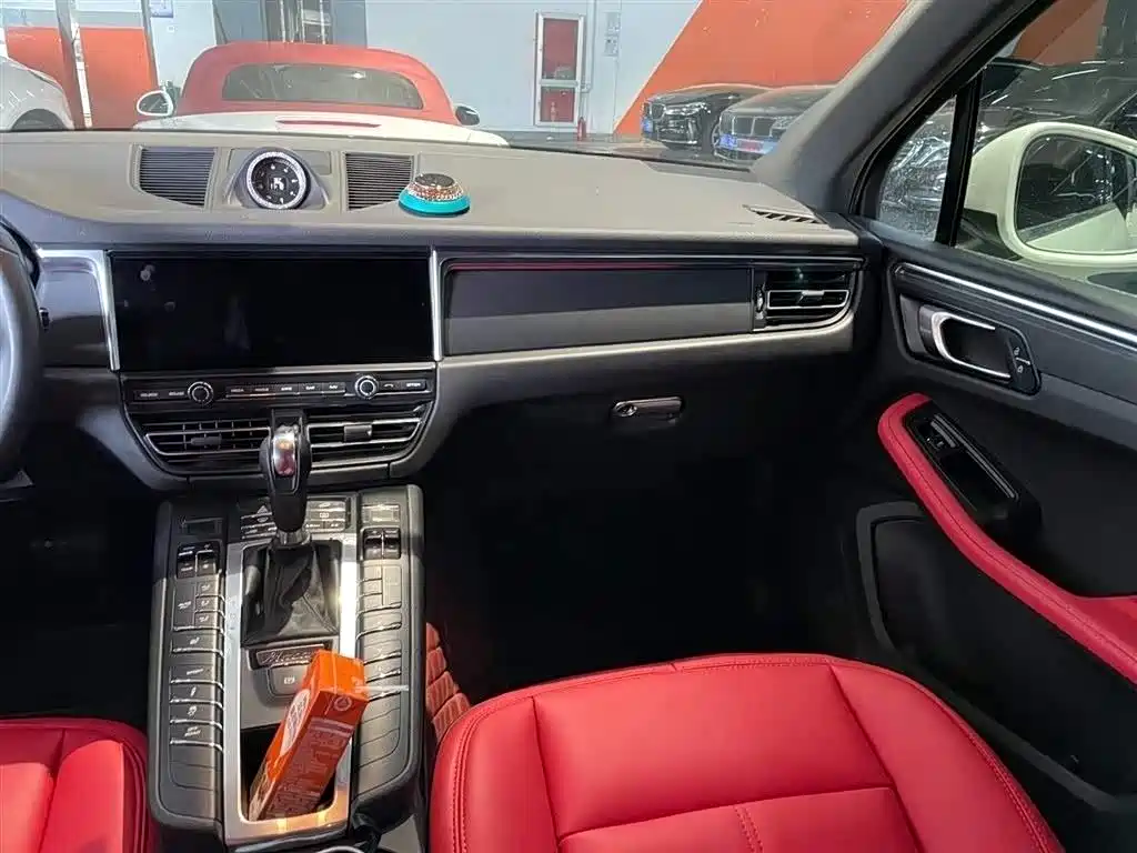 Porsche Macan 2018 Macan 2.0T фото 10