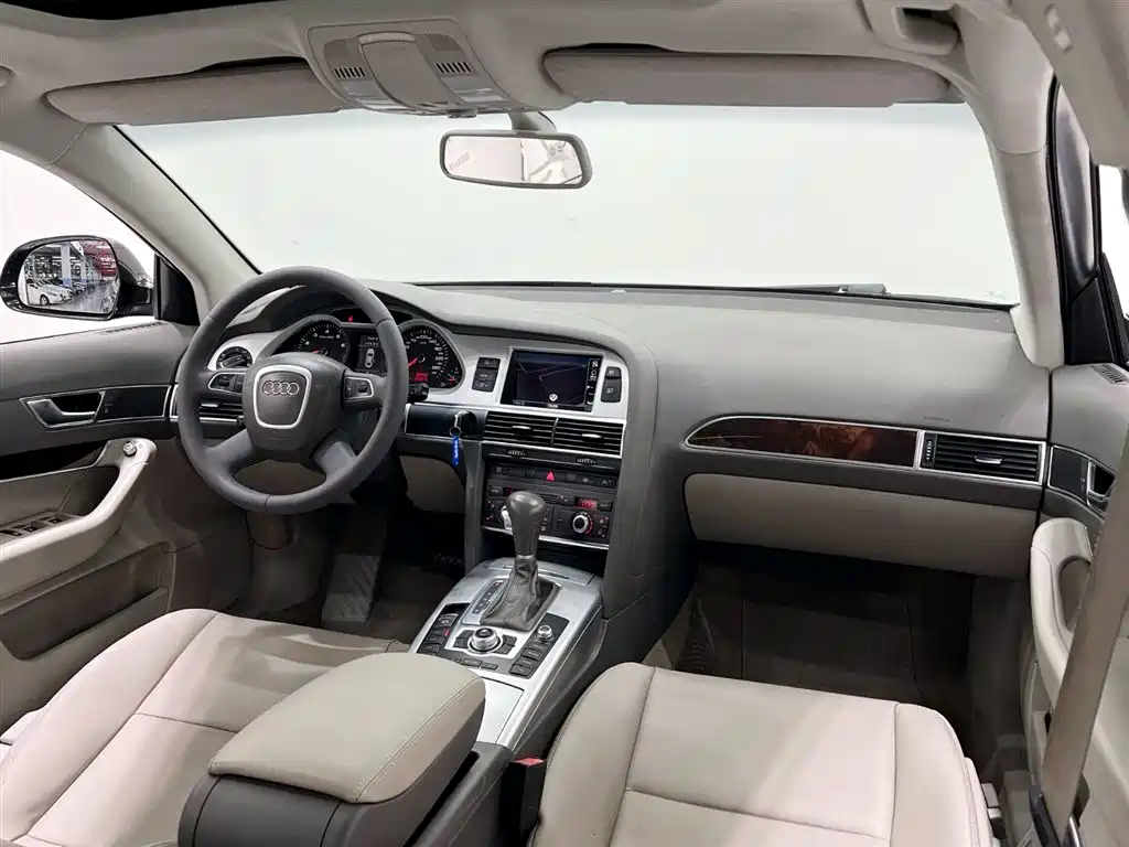 Audi A6L 2011 2.0 TFSI Automatic Comfort фото 12