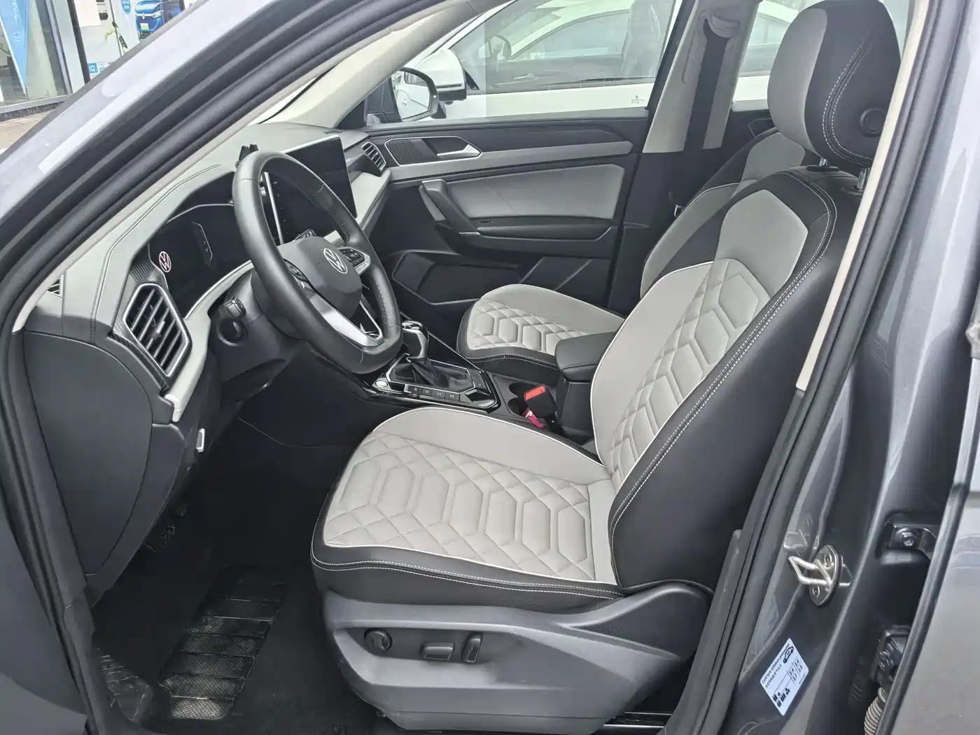 Volkswagen Tayron 2023 300TSI 2WD Luxury Plus Advanced Edition фото 4