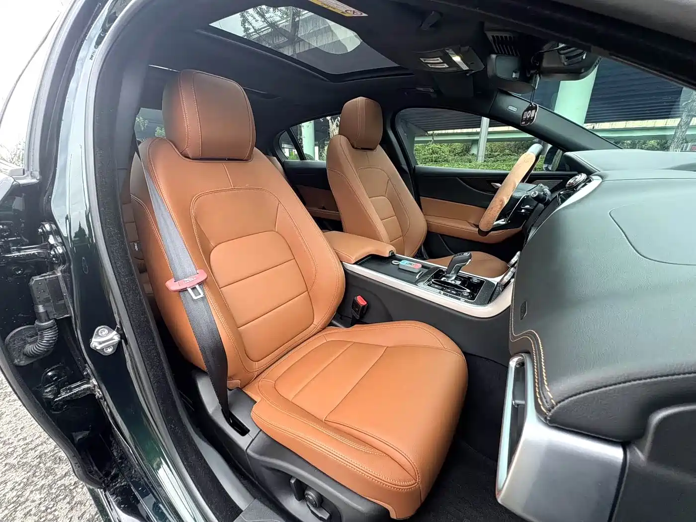 Jaguar XEL 2024 Model 2.0T 250PS R-DYNAMIC S Gloss Black Sport Edition фото 3