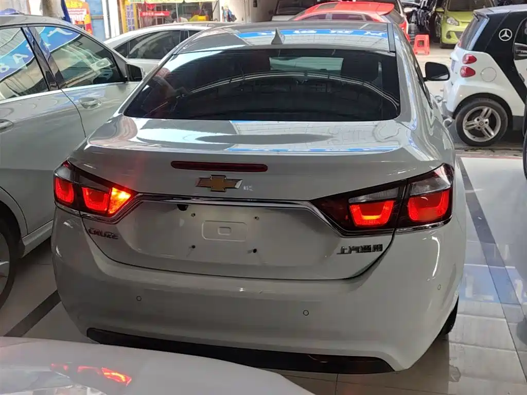 Chevrolet Cruze 2016 1.5L Automatic Luxury Edition фото 6