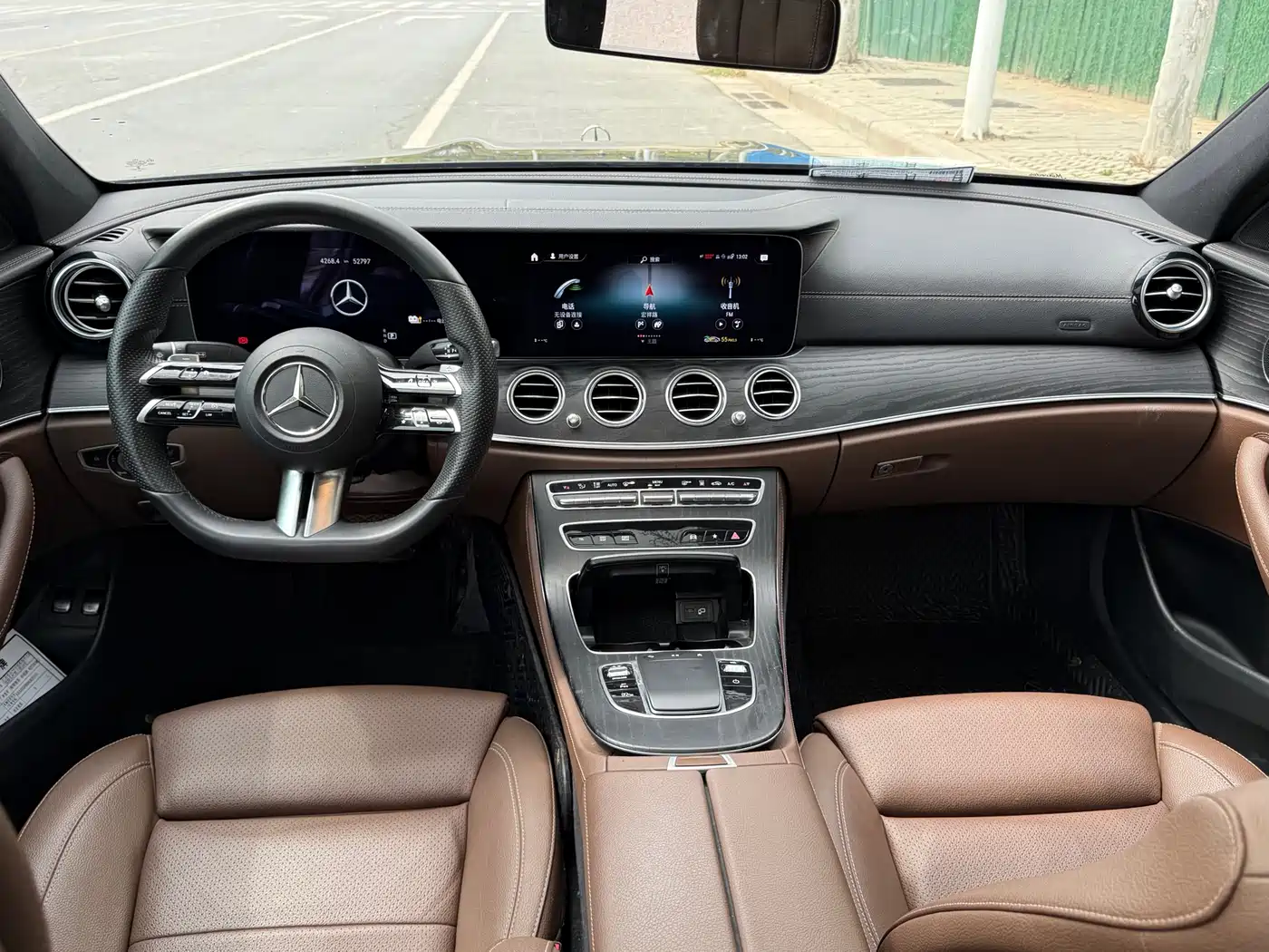 Mercedes-Benz E-Class New Energy 2022 E 350 e L Plug-in Hybrid Sedan фото 5