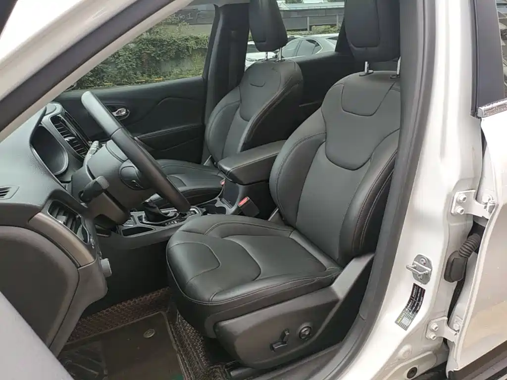 Jeep Cherokee 2021 2020 2.0T 2WD Leading Edition