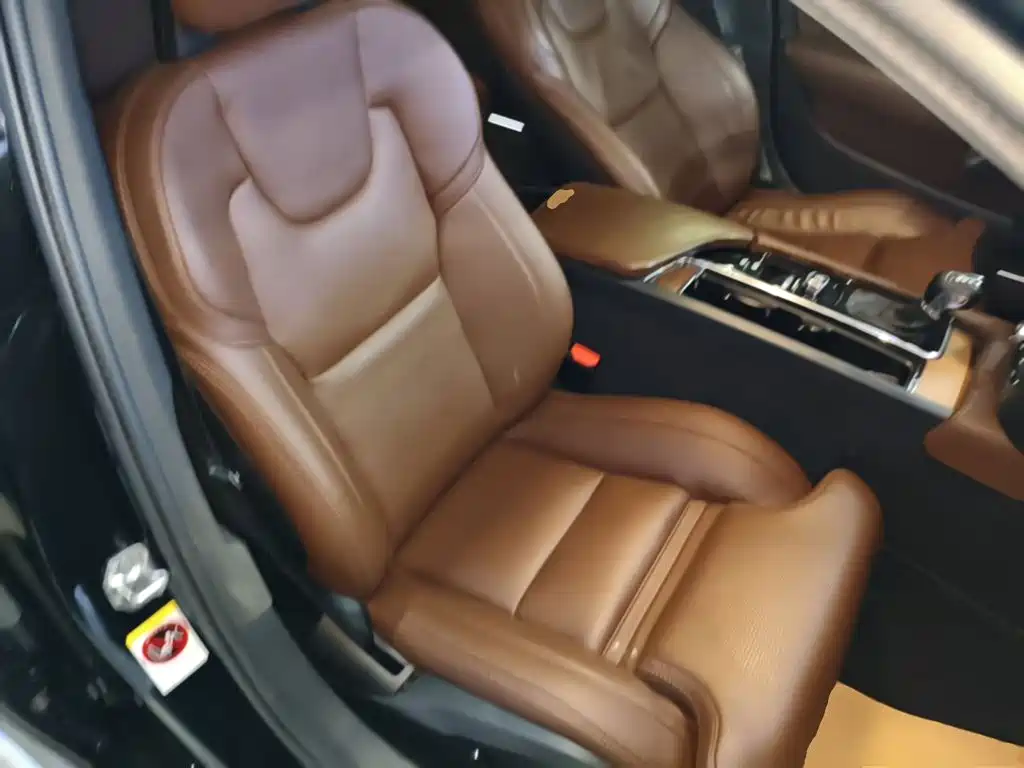 Фото 25 - Volvo S90