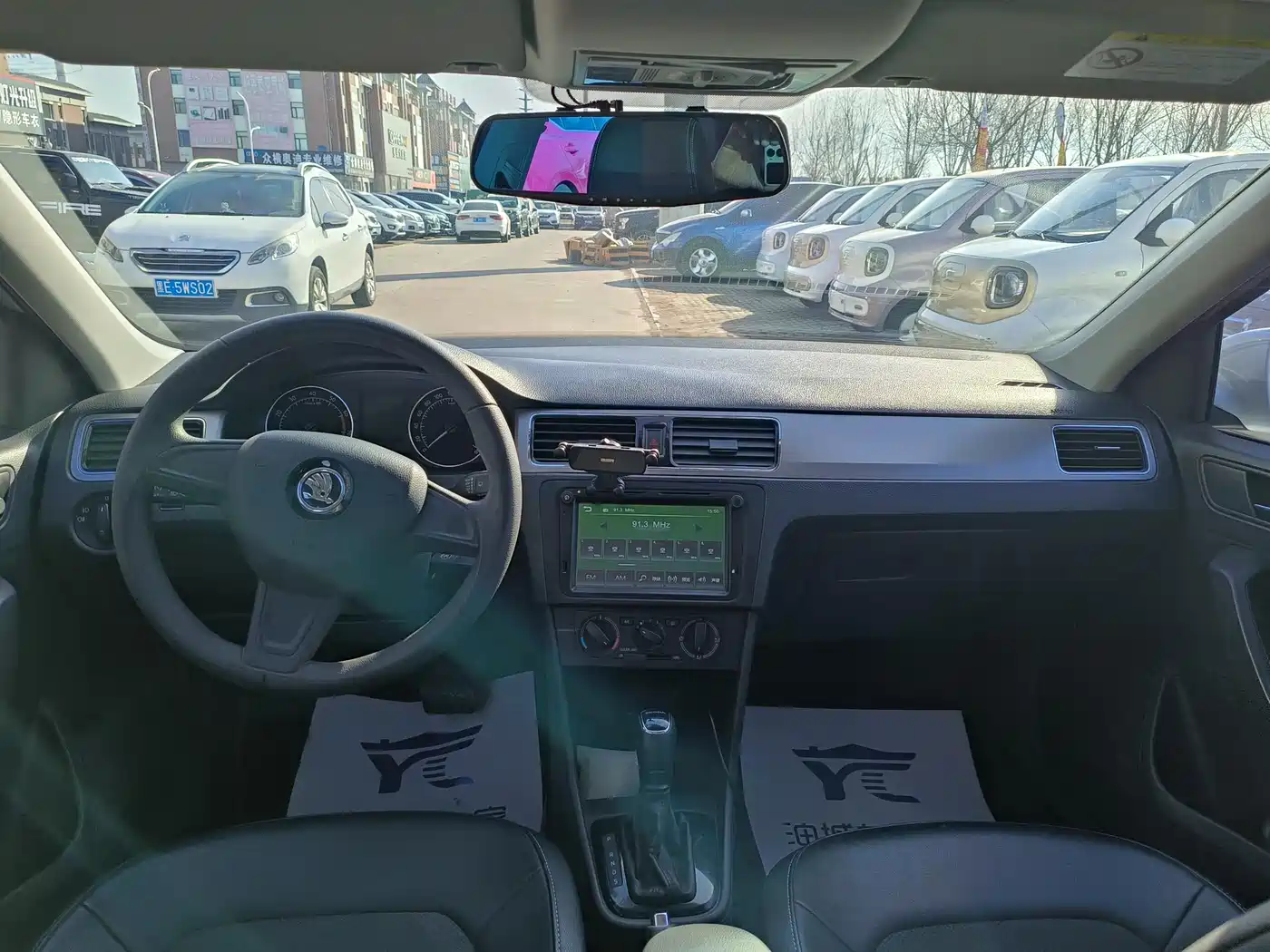 Škoda Skoda Rapid Spaceback 2016 Facelift 1.6L Automatic Innovation Edition фото 10