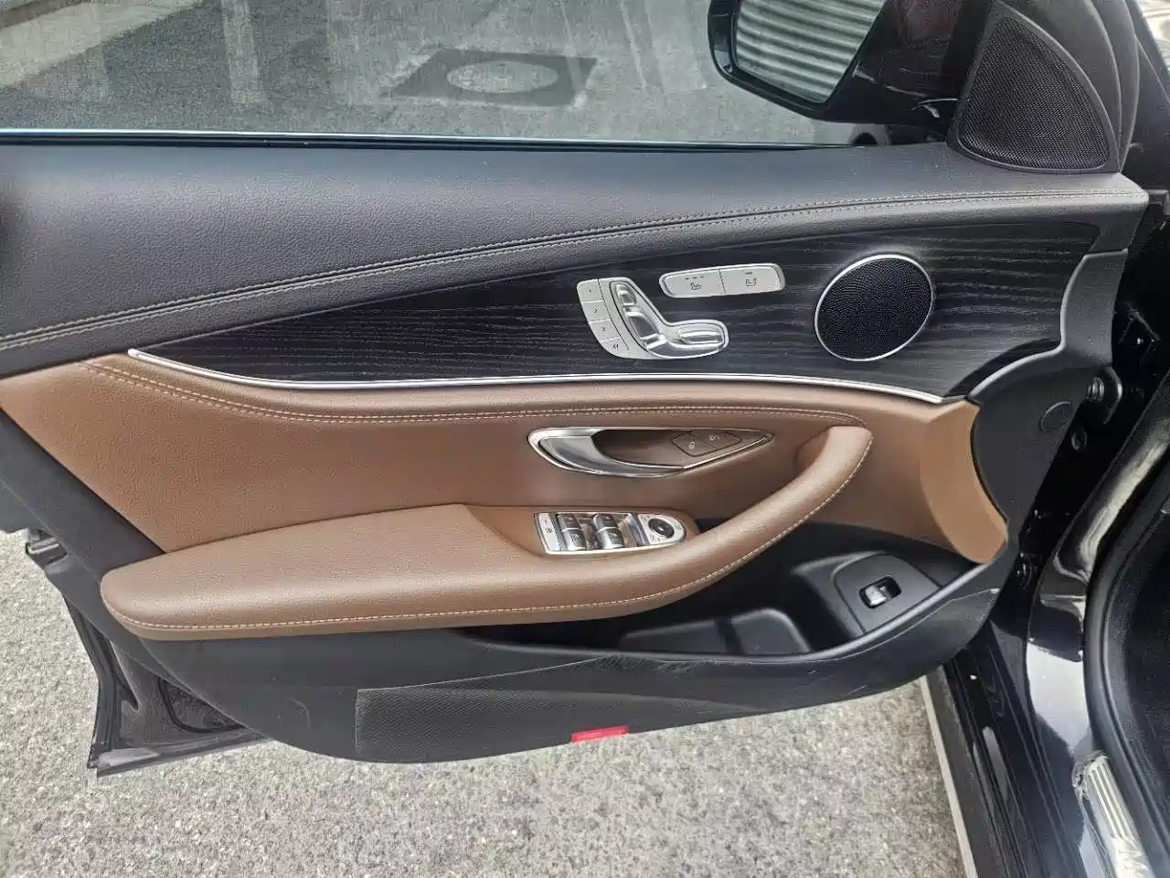 Mercedes-Benz E-Class 2023 E 300 L Sport Fashion фото 11
