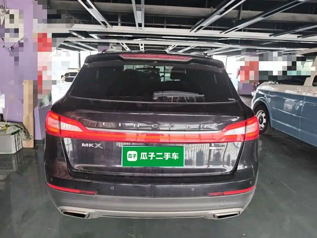 Photo 6 - Lincoln MKX