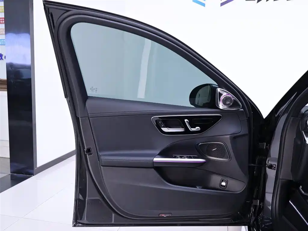 MERCEDES-BENZ CLASS C
