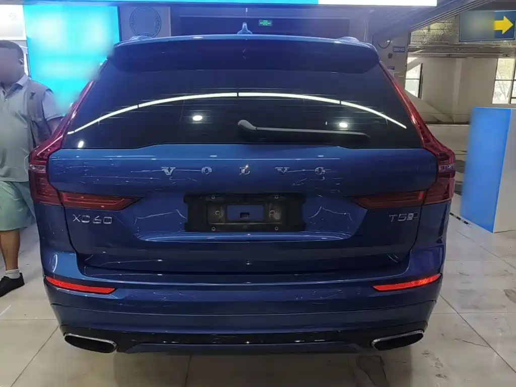 Фото 6 - Volvo XC60