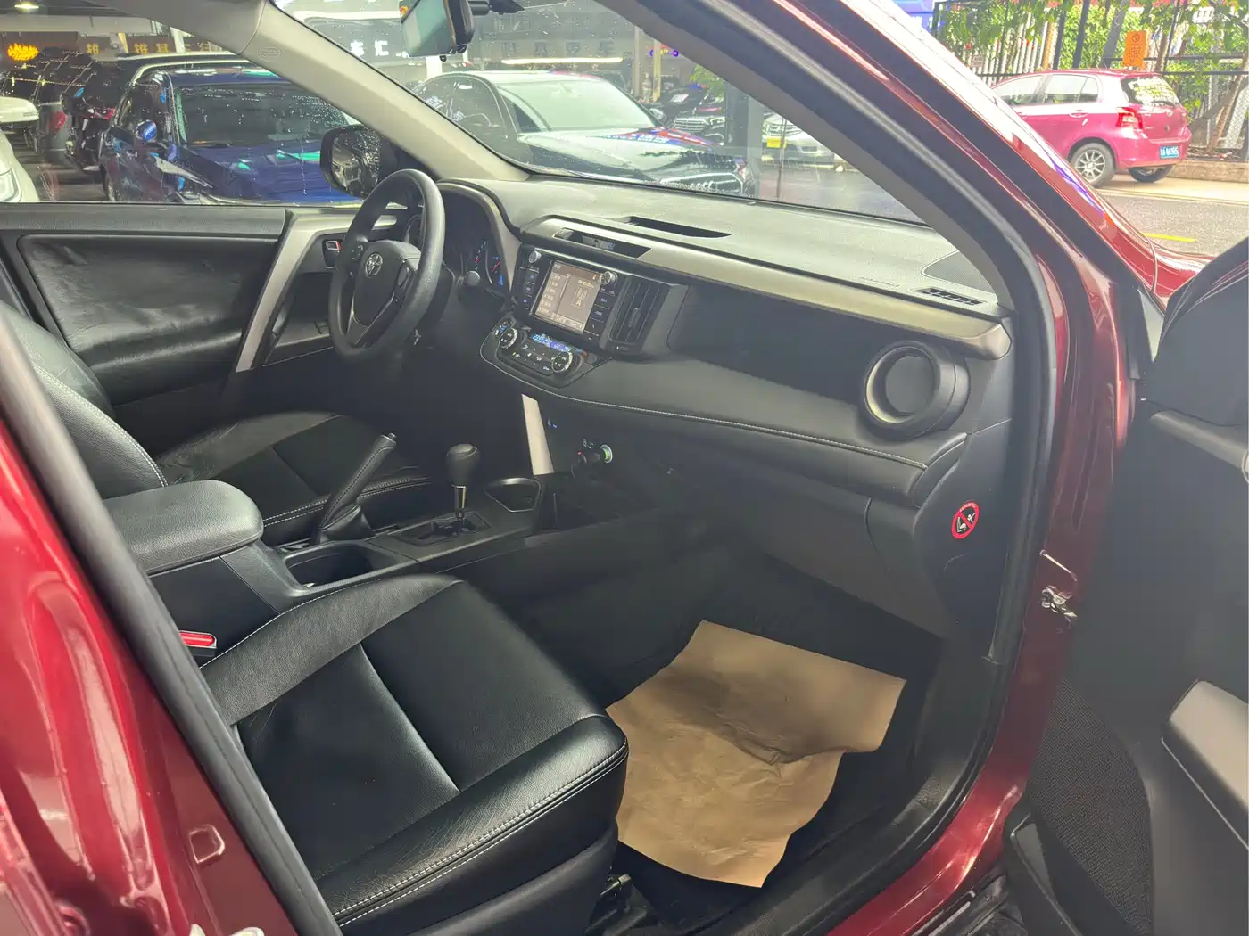 Toyota RAV4 Rongfang 2016 2.0L CVT 2WD Trend (China V) фото 17