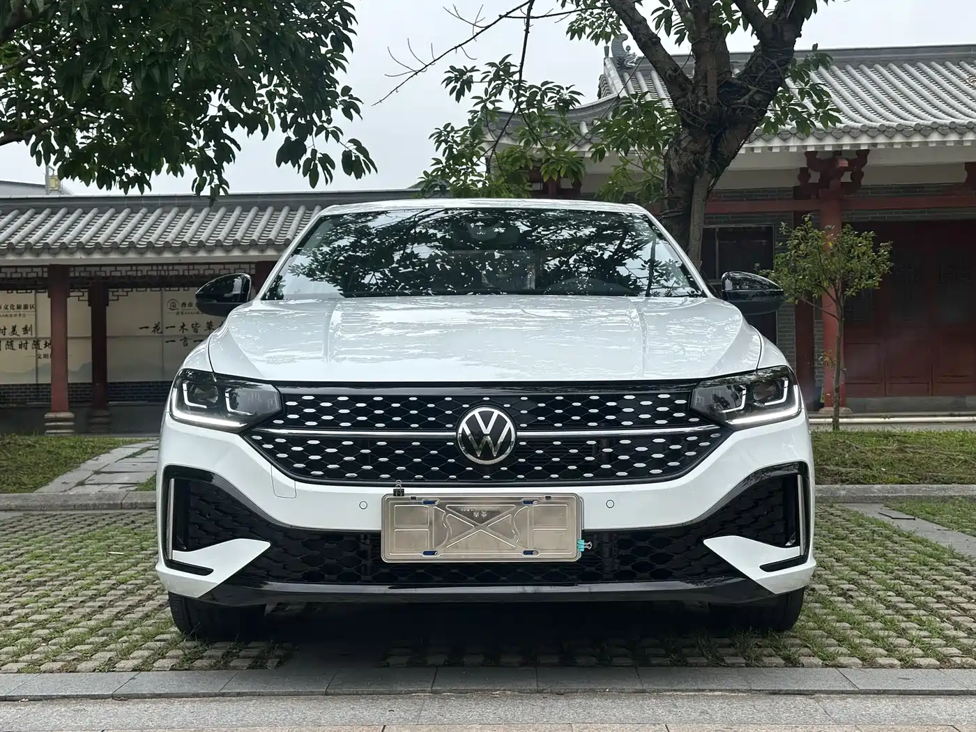 Volkswagen Lavida 2024 Model 300TSI DSG Starlight Leading Edition фото 2