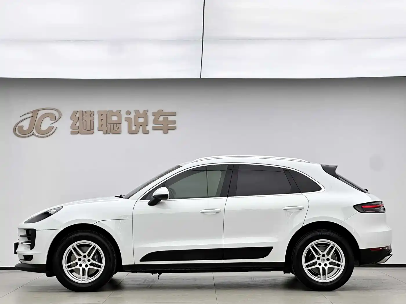 Porsche Macan 2018 Macan 2.0T фото 11