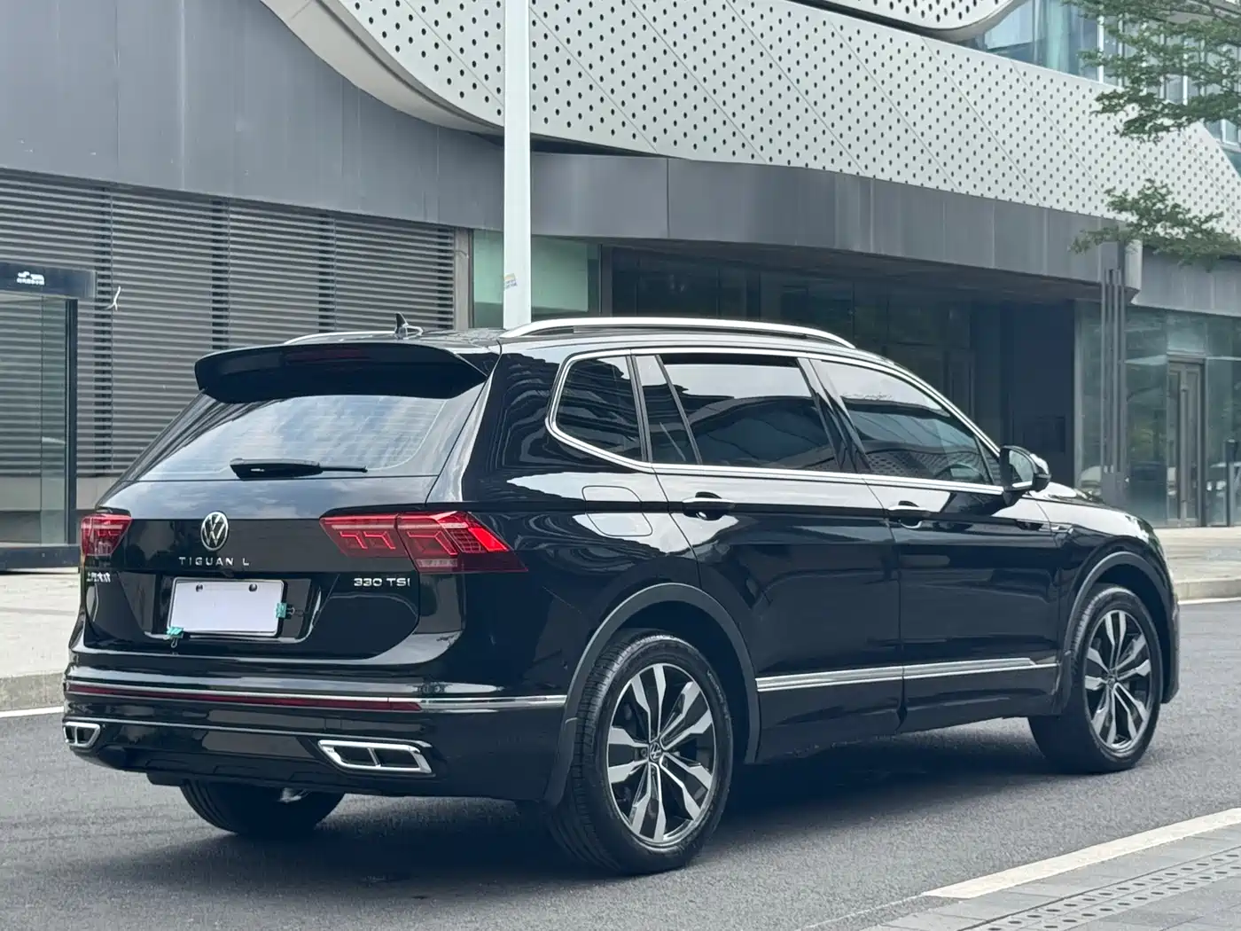 Volkswagen Tiguan L 2024 330TSI Automatic 2WD R-Line Premium Enjoyment Edition фото 33