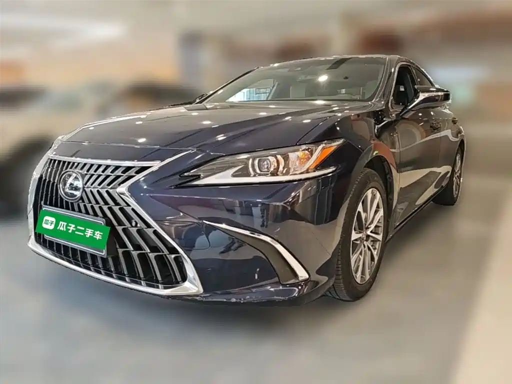 Lexus ES 2022 200 Excellence Edition фото 3