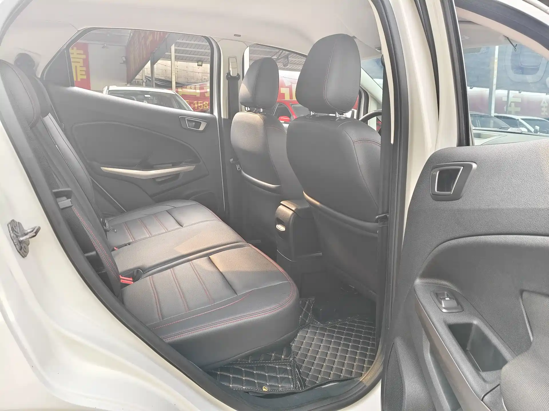 Фото 8 - Ford EcoSport